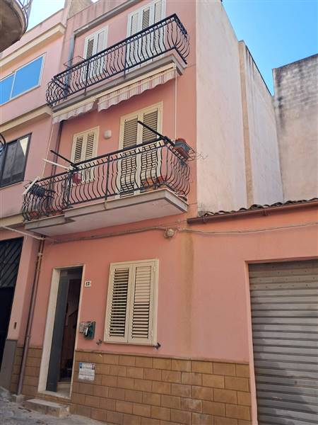 casa indipendente in vendita a Carlentini