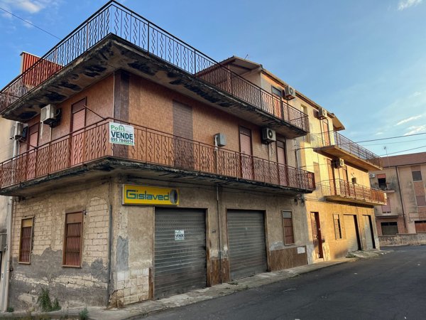 casa indipendente in vendita a Carlentini