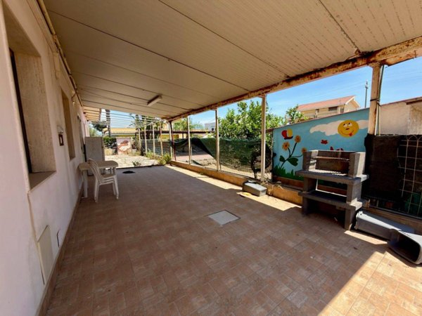 casa indipendente in vendita a Carlentini