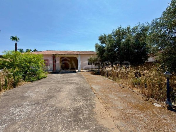 casa indipendente in vendita a Carlentini
