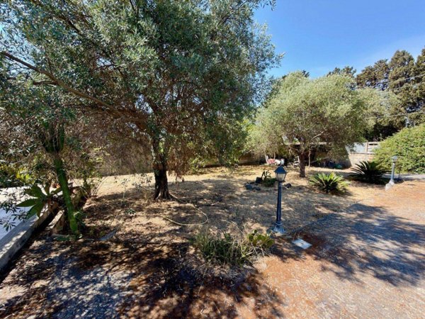 casa indipendente in vendita a Carlentini
