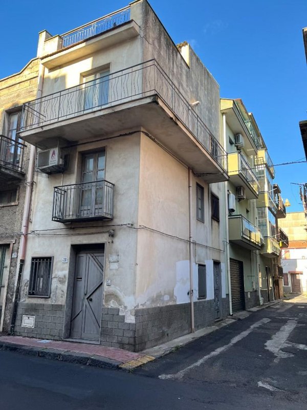 casa indipendente in vendita a Carlentini