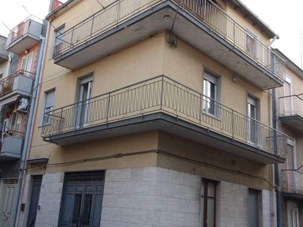 casa indipendente in vendita a Carlentini