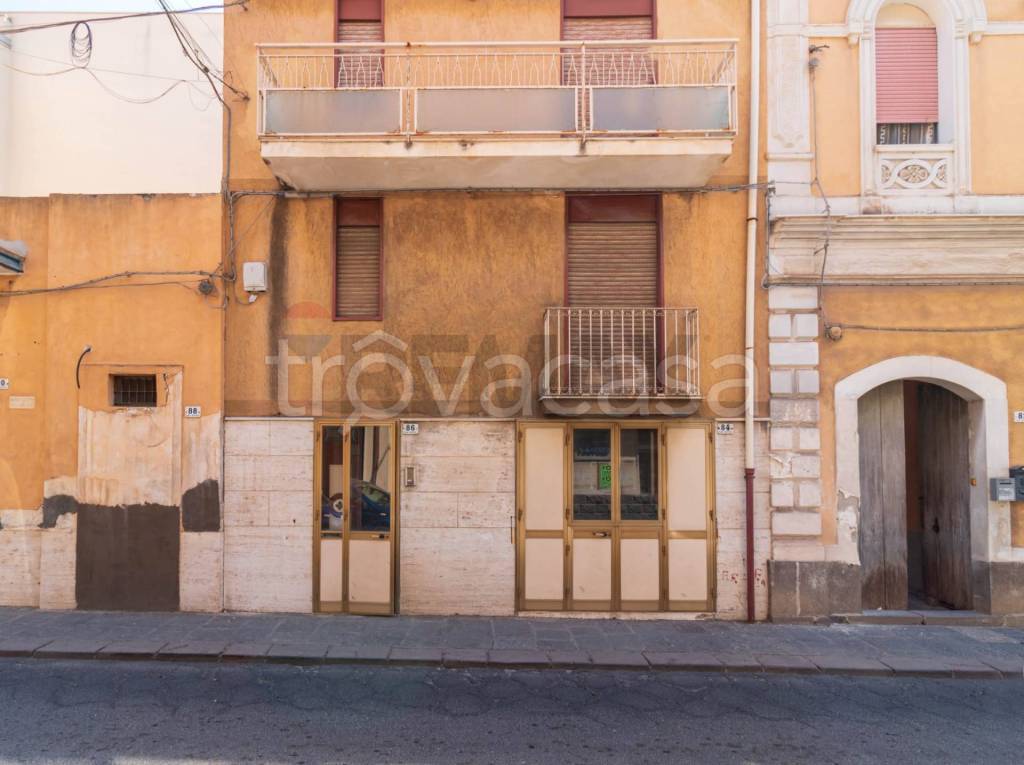 casa indipendente in vendita a Carlentini