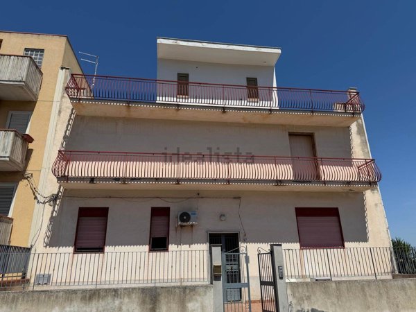 casa indipendente in vendita a Carlentini in zona Pedagaggi