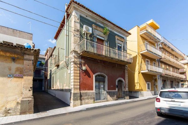 casa indipendente in vendita a Carlentini