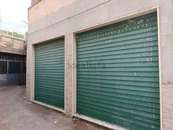 locale commerciale in vendita a Carlentini