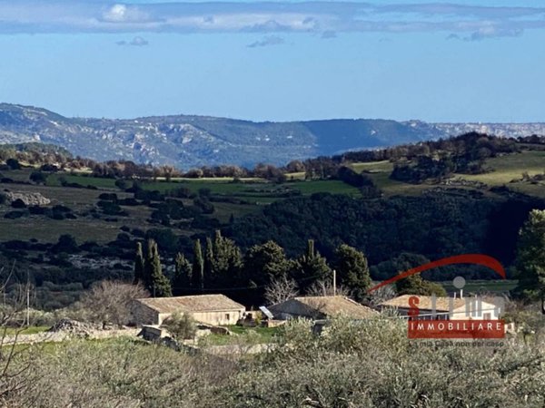 casale in vendita a Cassaro