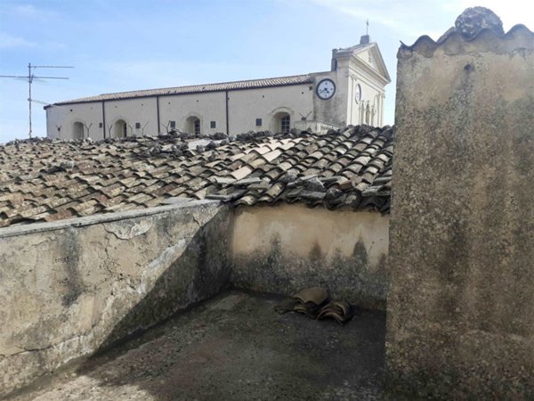casa indipendente in vendita a Cassaro