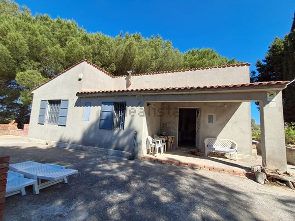 casa indipendente in vendita a Cassaro