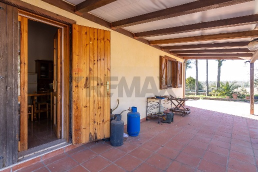 casa indipendente in vendita a Cassaro