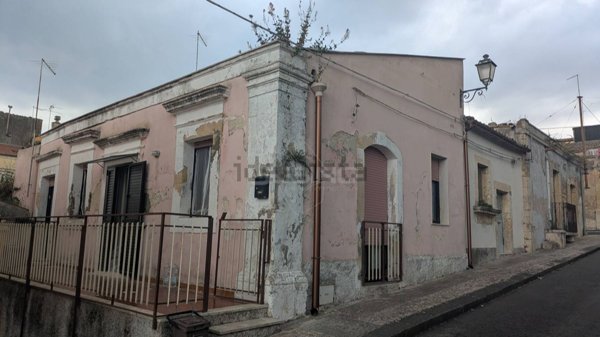 pentavano in vendita a Cassaro