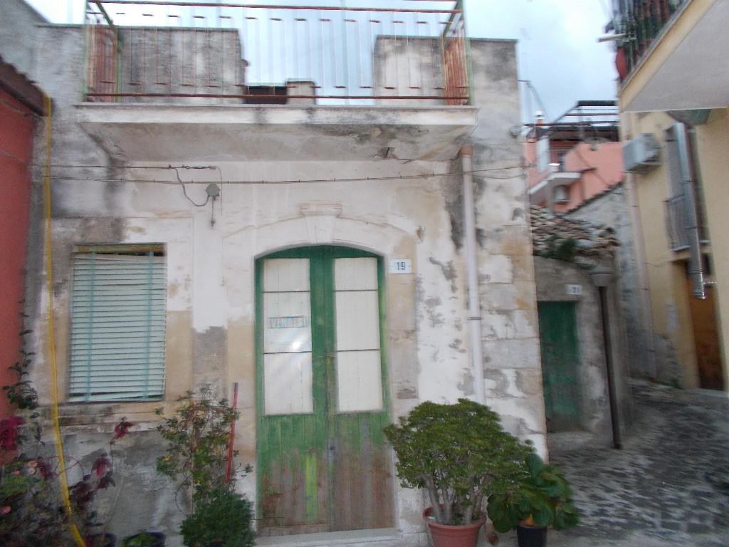 casale in vendita a Ferla