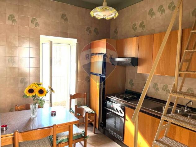 casa indipendente in vendita a Ferla