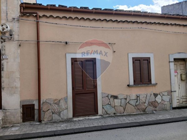 appartamento in vendita a Ferla