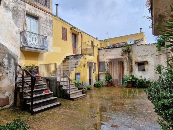 appartamento in vendita a Ferla