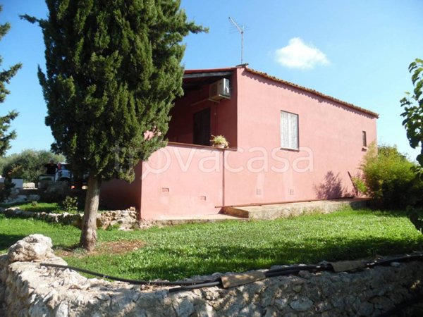 casa indipendente in vendita a Floridia