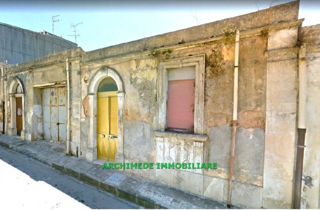 casa indipendente in vendita a Floridia