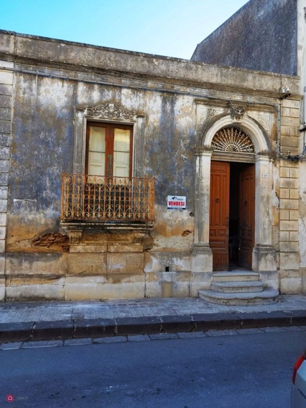 casa indipendente in vendita a Floridia