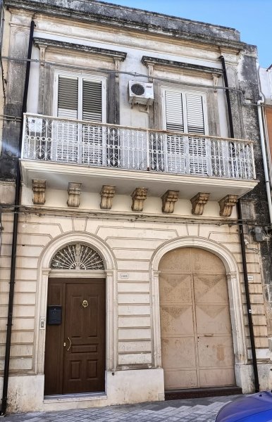 casa indipendente in vendita a Floridia