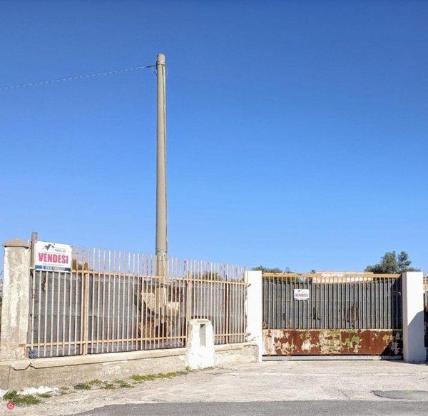 locale di sgombero in vendita a Floridia