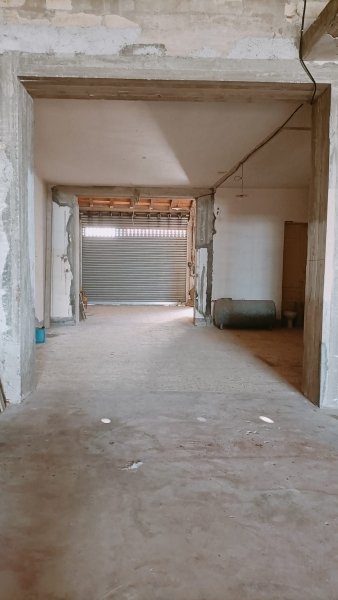 locale di sgombero in vendita a Floridia