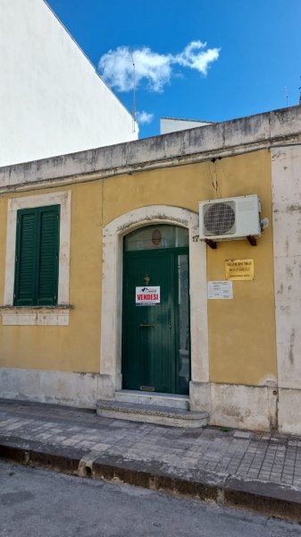 casa indipendente in vendita a Floridia