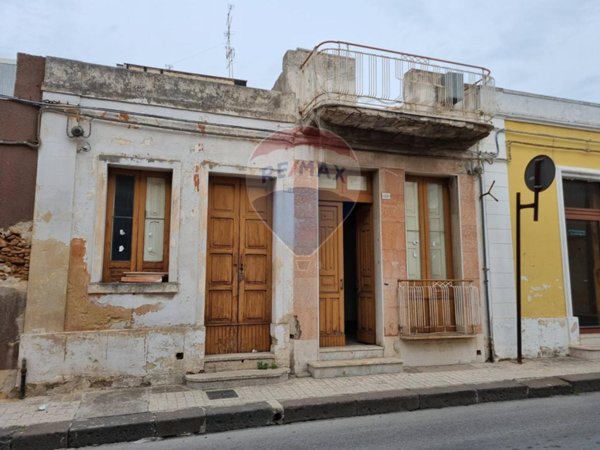 casa indipendente in vendita a Floridia