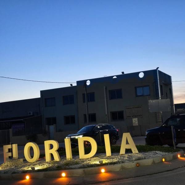 negozio in vendita a Floridia