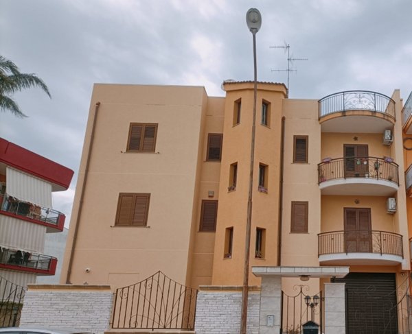 casa indipendente in vendita a Floridia