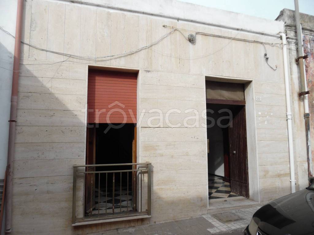 casa indipendente in vendita a Floridia