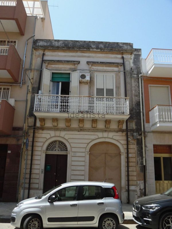 casa indipendente in vendita a Floridia