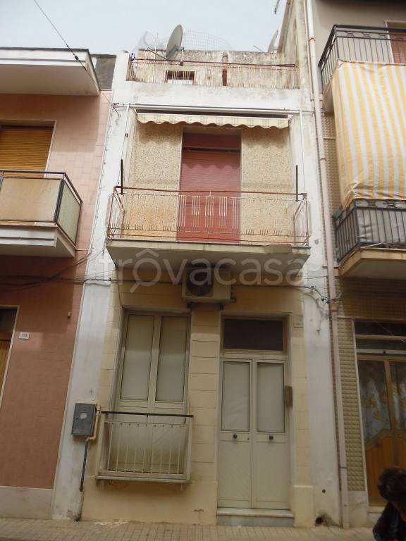 casa indipendente in vendita a Floridia