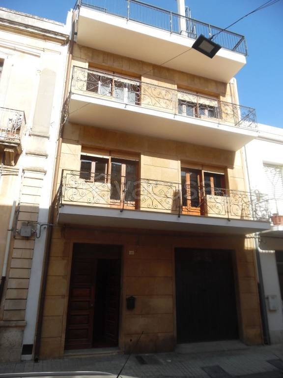 casa indipendente in vendita a Floridia