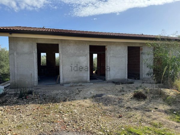 casa indipendente in vendita a Floridia