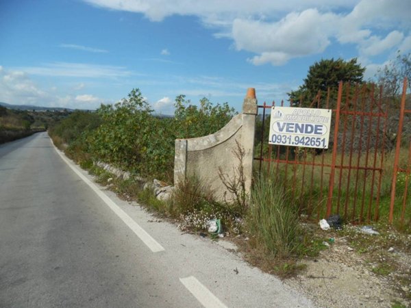 casa indipendente in vendita a Floridia