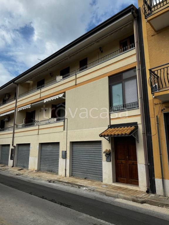 casa indipendente in vendita a Floridia