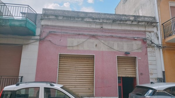 negozio in vendita a Floridia