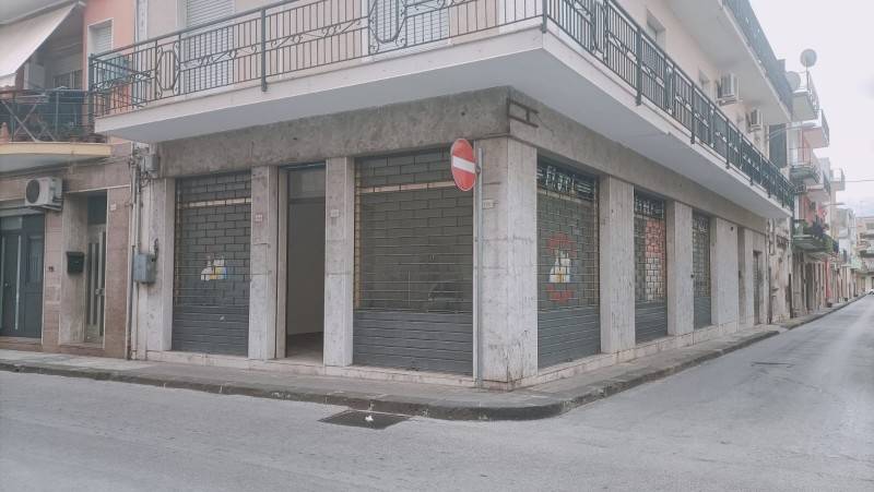 negozio in vendita a Floridia