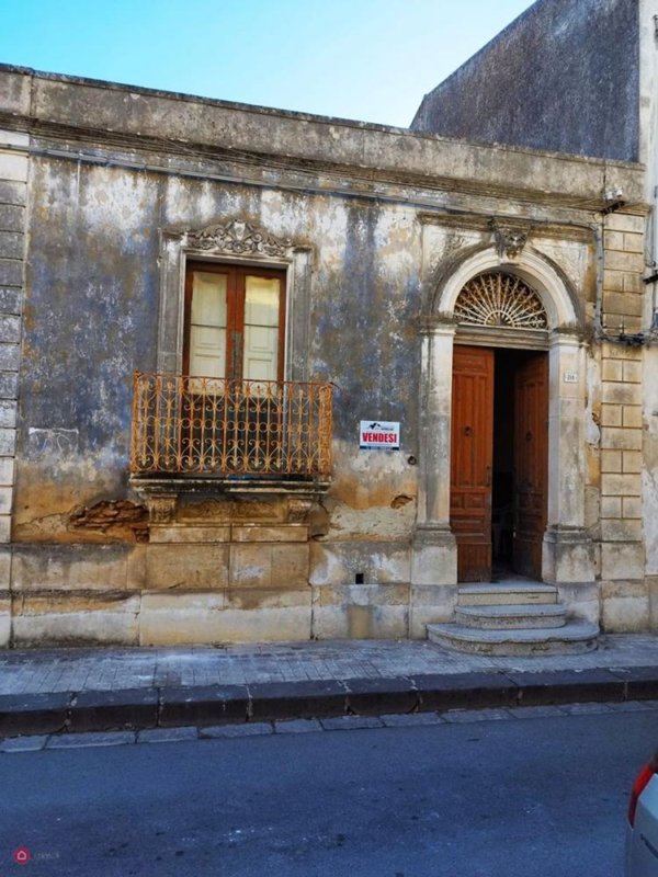 casa indipendente in vendita a Floridia