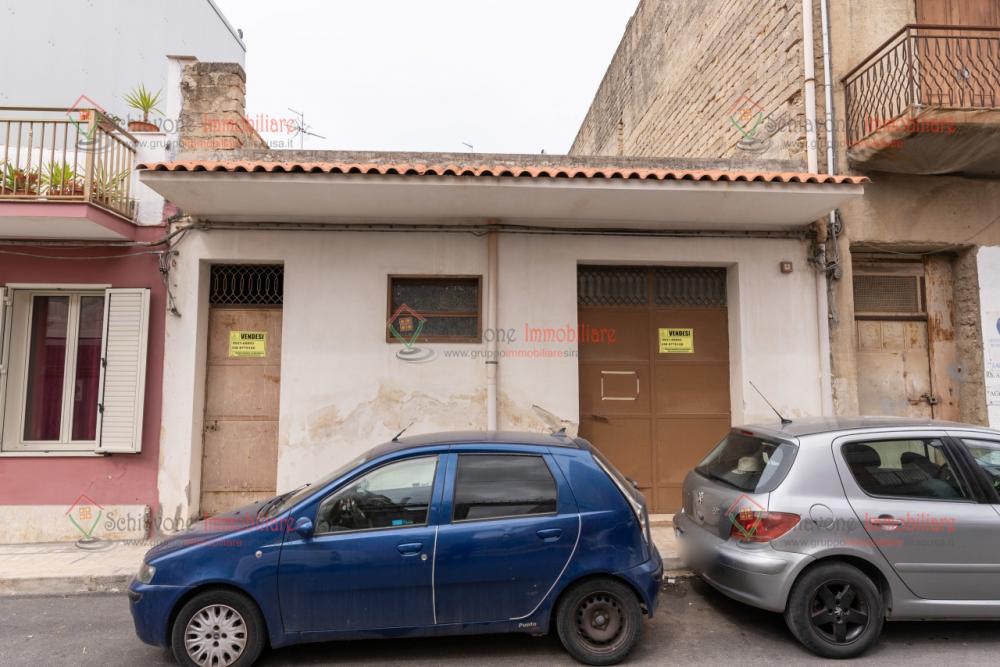 negozio in vendita a Floridia