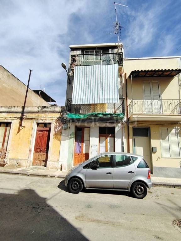 casa indipendente in vendita a Floridia