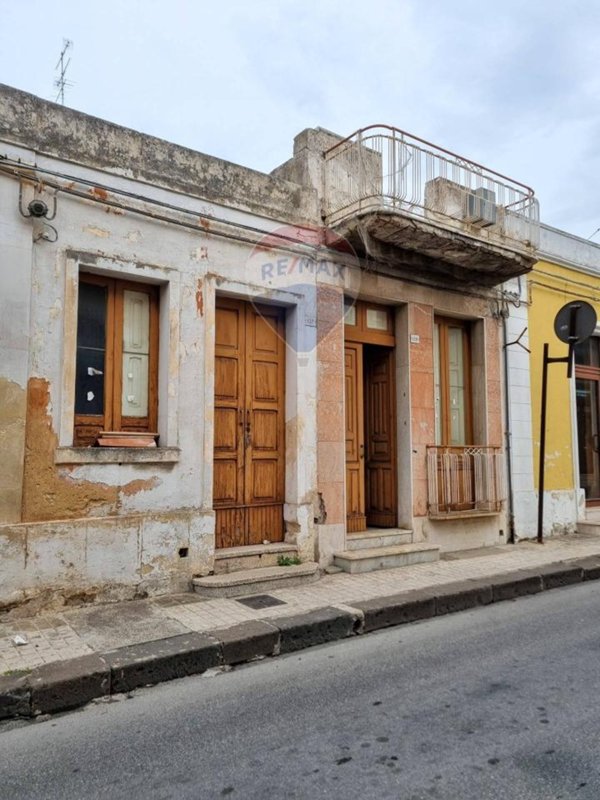casa indipendente in vendita a Floridia