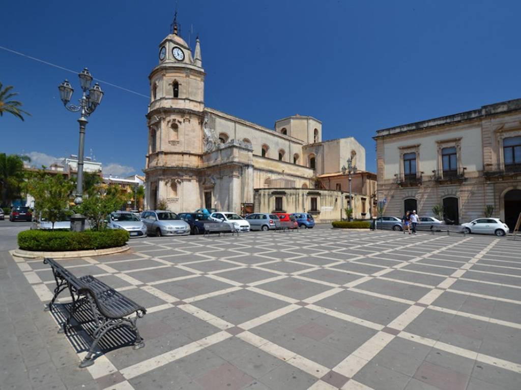 casa indipendente in vendita a Floridia
