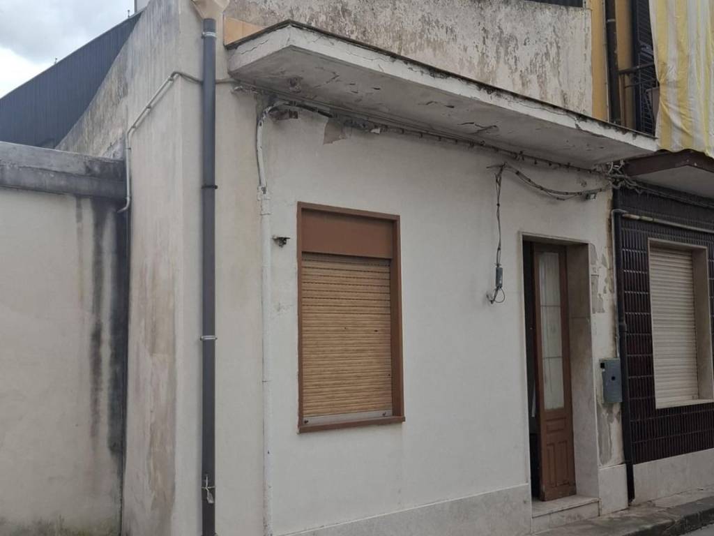 casa indipendente in vendita a Floridia