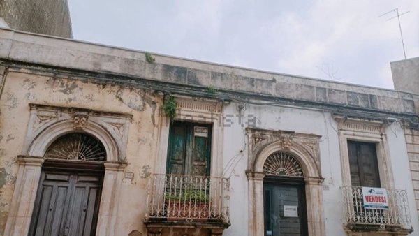 locale commerciale in vendita a Floridia