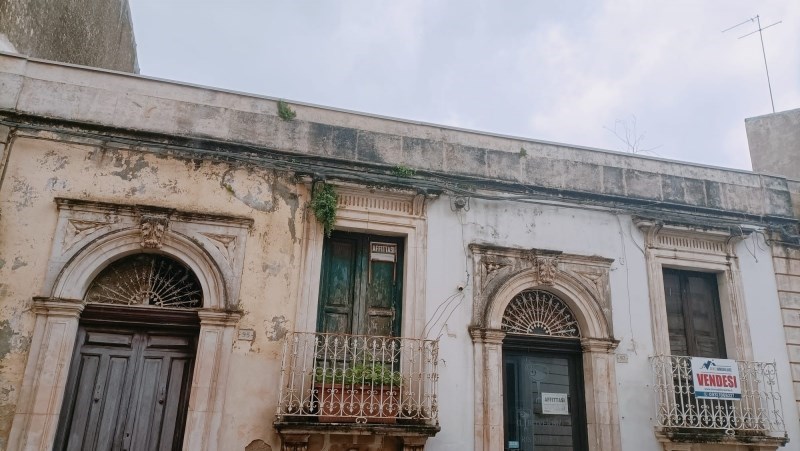 locale commerciale in vendita a Floridia