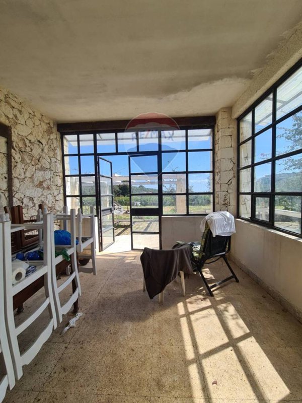 locale commerciale in vendita a Floridia