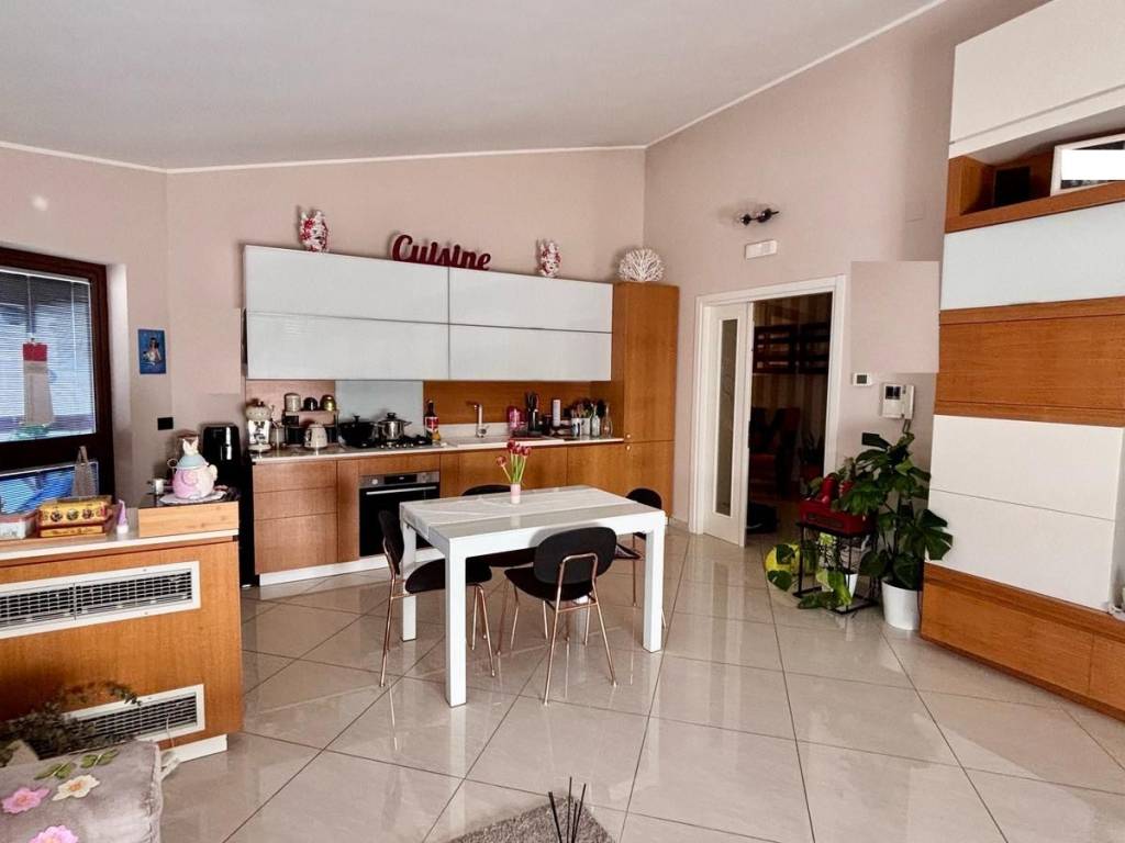 appartamento in vendita a Floridia