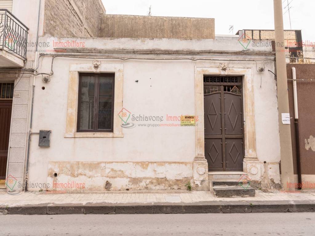 appartamento in vendita a Floridia